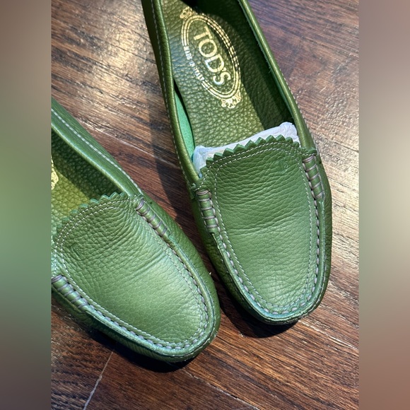 Gorgeous gently used Tod’s loafers - Picture 4 of 4